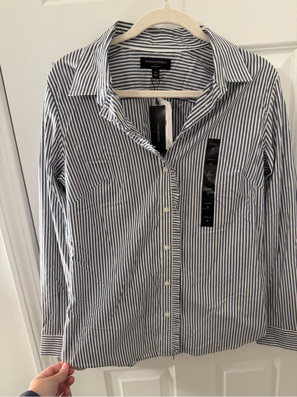 Banana Republic Women’s  TAILORED EASY-CARE SHIRT